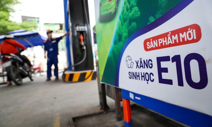 Thủ tướng yêu cầu đẩy mạnh sử dụng xăng E10. (Ảnh minh họa)