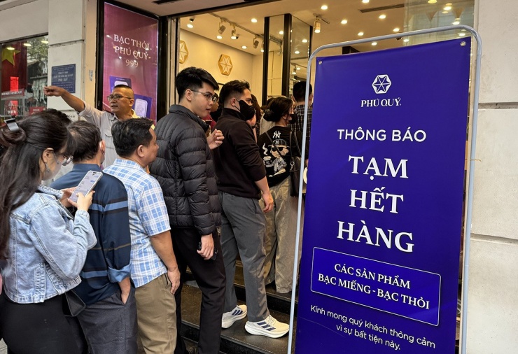 Tiệm vàng ngừng giao dịch với các sản phẩm bạc. Ảnh: D.A