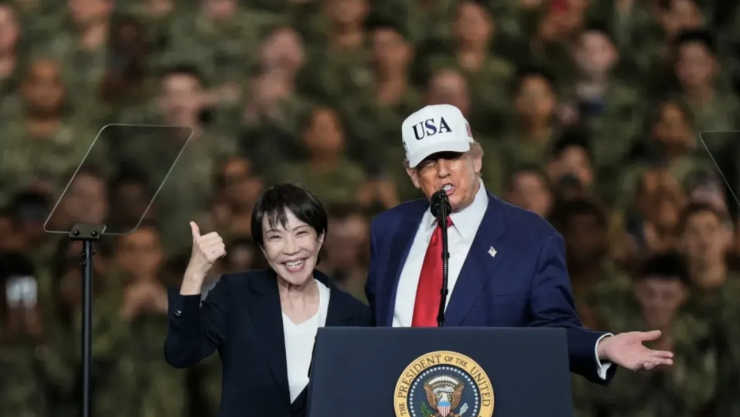 Tổng thống Donald Trump trong cuộc gặp với Thủ tướng Nhật Bản Sanae Takaichi. Ảnh: AP