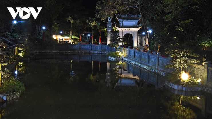 Tour đêm “Đền Hùng lung linh nguồn cội” là sản phẩm du lịch tâm linh độc đáo nhằm quảng bá, lan tỏa tín ngưỡng thờ cúng&nbsp;Hùng Vương&nbsp;ở Phú Thọ, góp phần xây dựng và phát triển các sản phẩm du lịch đặc trưng gắn với văn hoá vùng Đất Tổ.