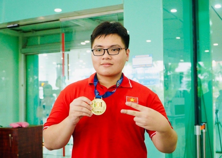 "Chàng trai vàng" Tin học Lê Kiến Thành