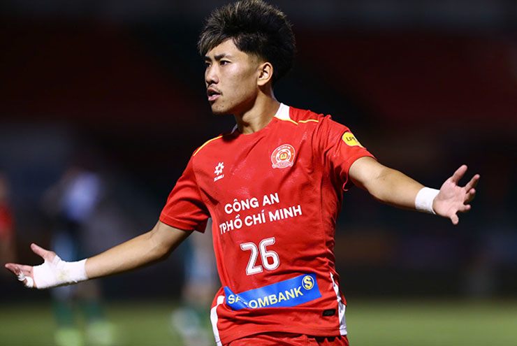 "Sóc con" Khoa Ngô 19 tuổi rê bóng như Yamal, lu mờ đàn anh Tiến Linh