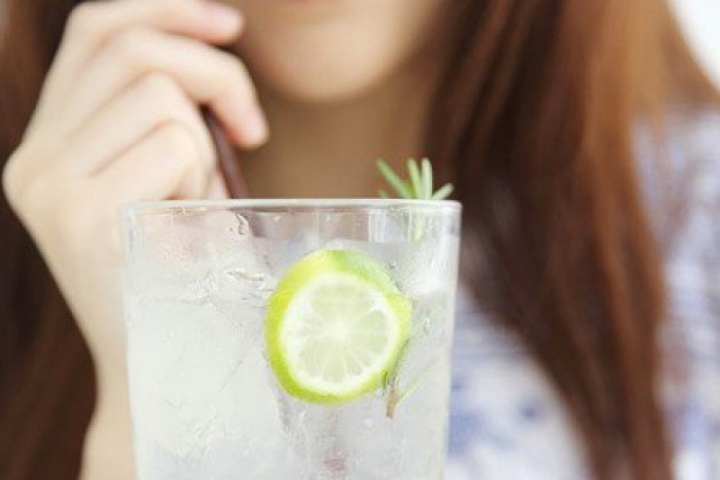 Uống nước chanh có thể làm 'sạch' gan không?