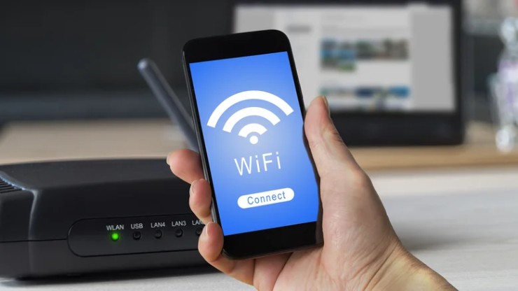 Tại các khu vực đông dân cư, mạng Wi-Fi lân cận có thể gây nhiễu lẫn nhau. Hãy chuyển sang băng tần 5 GHz hoặc sử dụng ứng dụng phân tích Wi-Fi để chọn kênh ít tắc nghẽn nhất cho router ngôi nhà.
