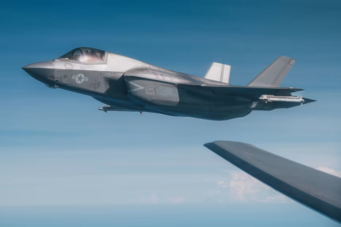 Iran tuyên bố bắn trúng tiêm kích F-35 của Mỹ - 1