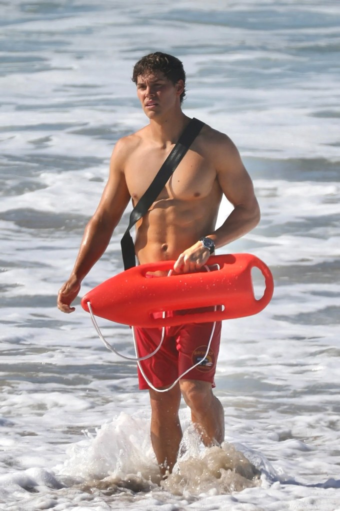 Hậu trường ghi hình của đoàn làm phim 'Baywatch' bản mới