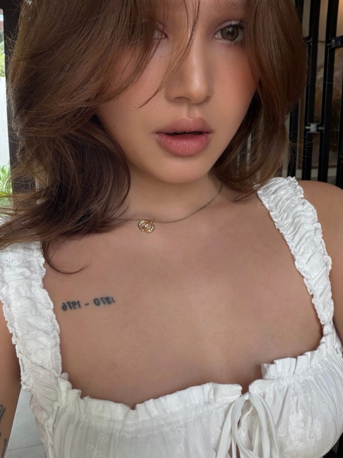 Ảnh sao 20/3: Hòa Minzy nắm chặt tay Văn Cương trong buổi ra mắt đơn vị - 4