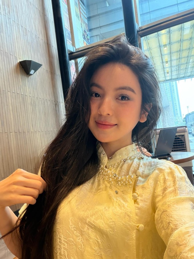 Ảnh sao 20/3: Hòa Minzy nắm chặt tay Văn Cương trong buổi ra mắt đơn vị - 10