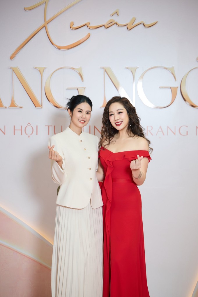 Ảnh sao 20/3: Hòa Minzy nắm chặt tay Văn Cương trong buổi ra mắt đơn vị - 7