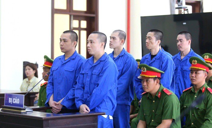 Các bị cáo tại phiên tòa nghe Hội đồng xét xử tuyên án. Ảnh: HD