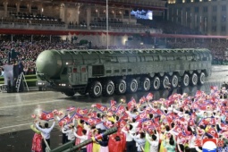 Giải mã sức mạnh Tên lửa Hwasong-20 của Triều Tiên: Công nghệ đặc biệt khiến việc đánh chặn trở nên khó hơn bao giờ hết