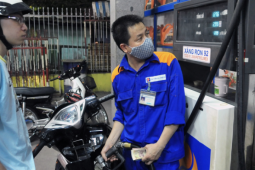 Giá xăng dầu có loại tăng gần 9.000 đồng/lít: Làm sao kiềm đà tăng sốc?