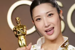 Cú lội ngược dòng của giọng hát bị chối bỏ