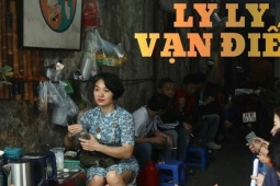 Người phụ nữ 13 năm theo đuổi giấc mơ bán trà đá