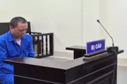 Đánh chết người vì bị chê không có tiền