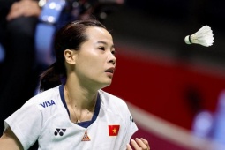 Hoa khôi cầu lông Thùy Linh khiến cựu số 1 thế giới ngã nhào trên sân
