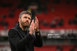Carrick “lộ mặt” ở MU: Điềm tĩnh ngoài sân, bùng nổ trong phòng thay đồ