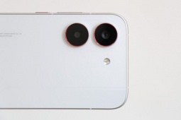 Trải nghiệm smartphone Poco X8 Pro có mặt lưng "sọc dưa" lạ mắt, pin 6.500mAh