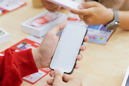 Những smartphone mạnh đến khó tin so với tầm giá