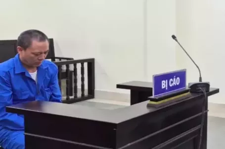 Đánh chết người vì bị chê không có tiền