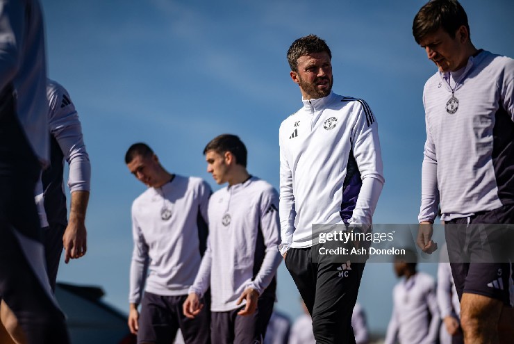 Michael Carrick nhanh chóng tạo dấu ấn bằng phong thái điềm đạm
