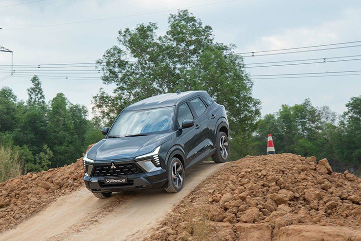 Giá xe Mitsubishi Xforce tháng 3/2026, giảm phí trước bạ và tặng phiếu nhiên liệu - 1
