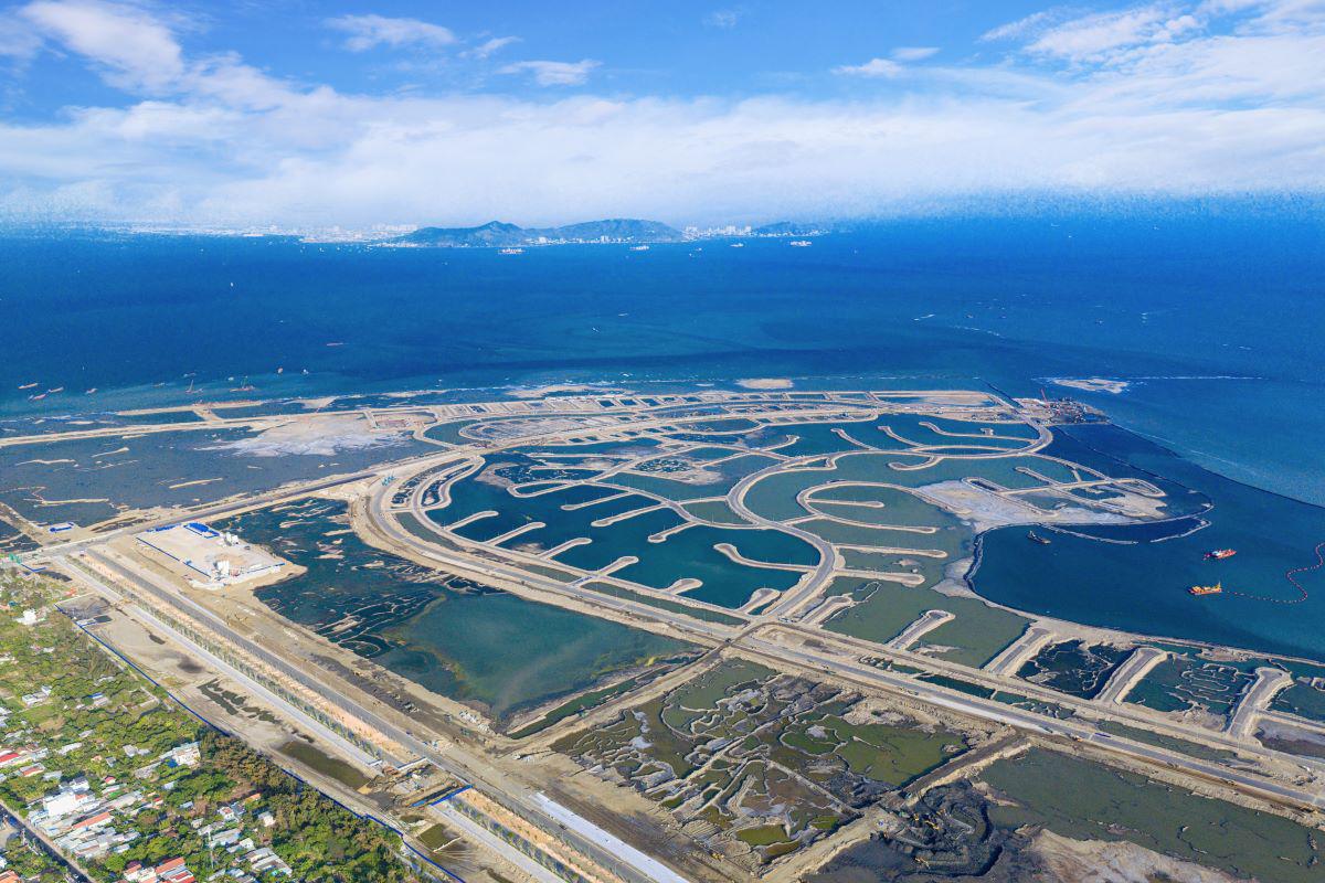 Chính sách siêu ưu đãi "5 năm không lo lãi suất" của Vinhomes giúp thiết lập “vùng an toàn” cho người mua, chia sẻ rủi ro và đồng hành cùng khách hàng