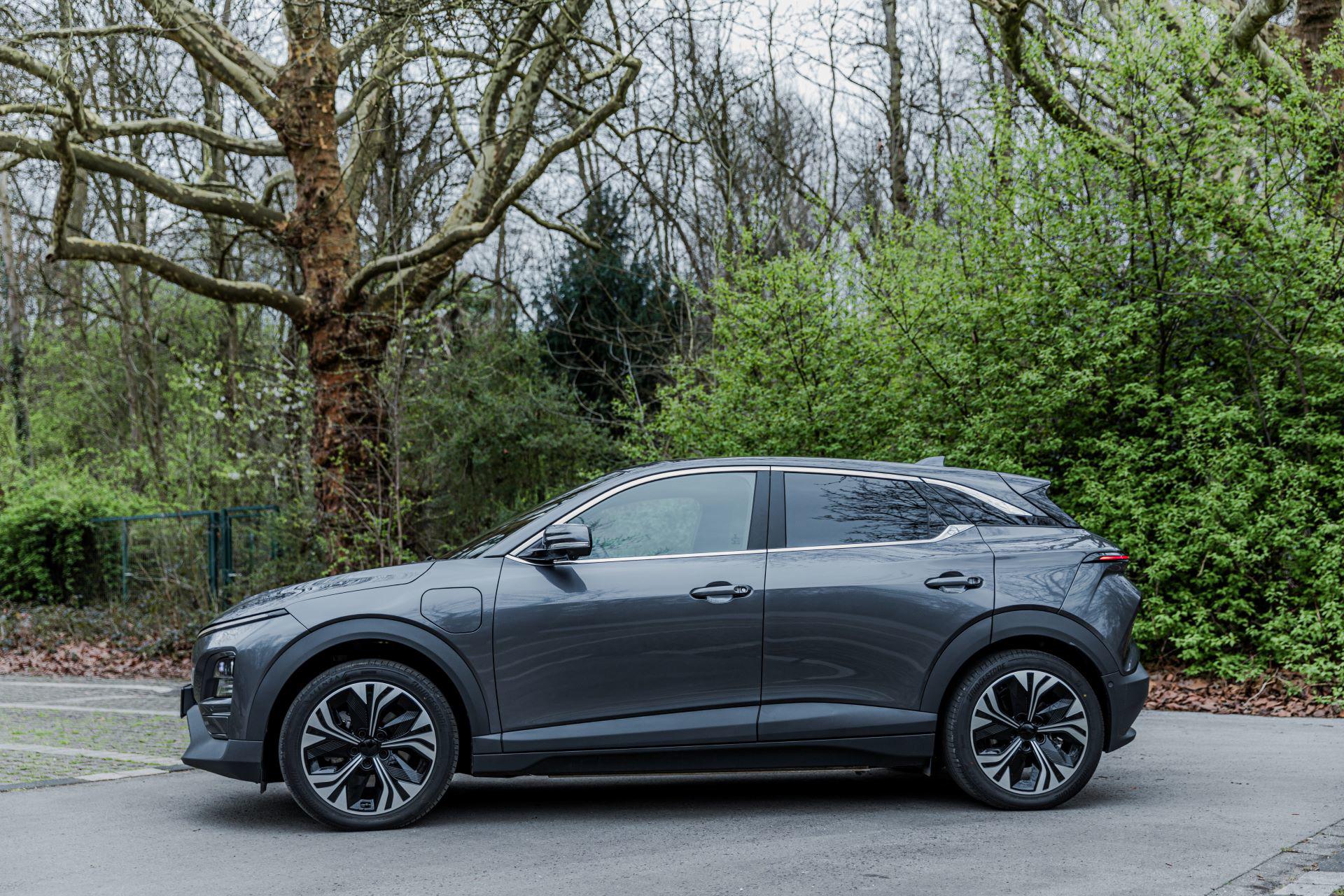 Xu hướng chọn xe của gia đình Việt thời bão giá xăng: Đủ tiện nghi nhưng phải “dễ nuôi” - 1