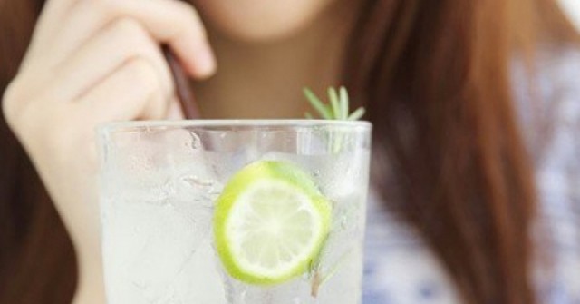 Uống nước chanh có thể làm "sạch" gan không?