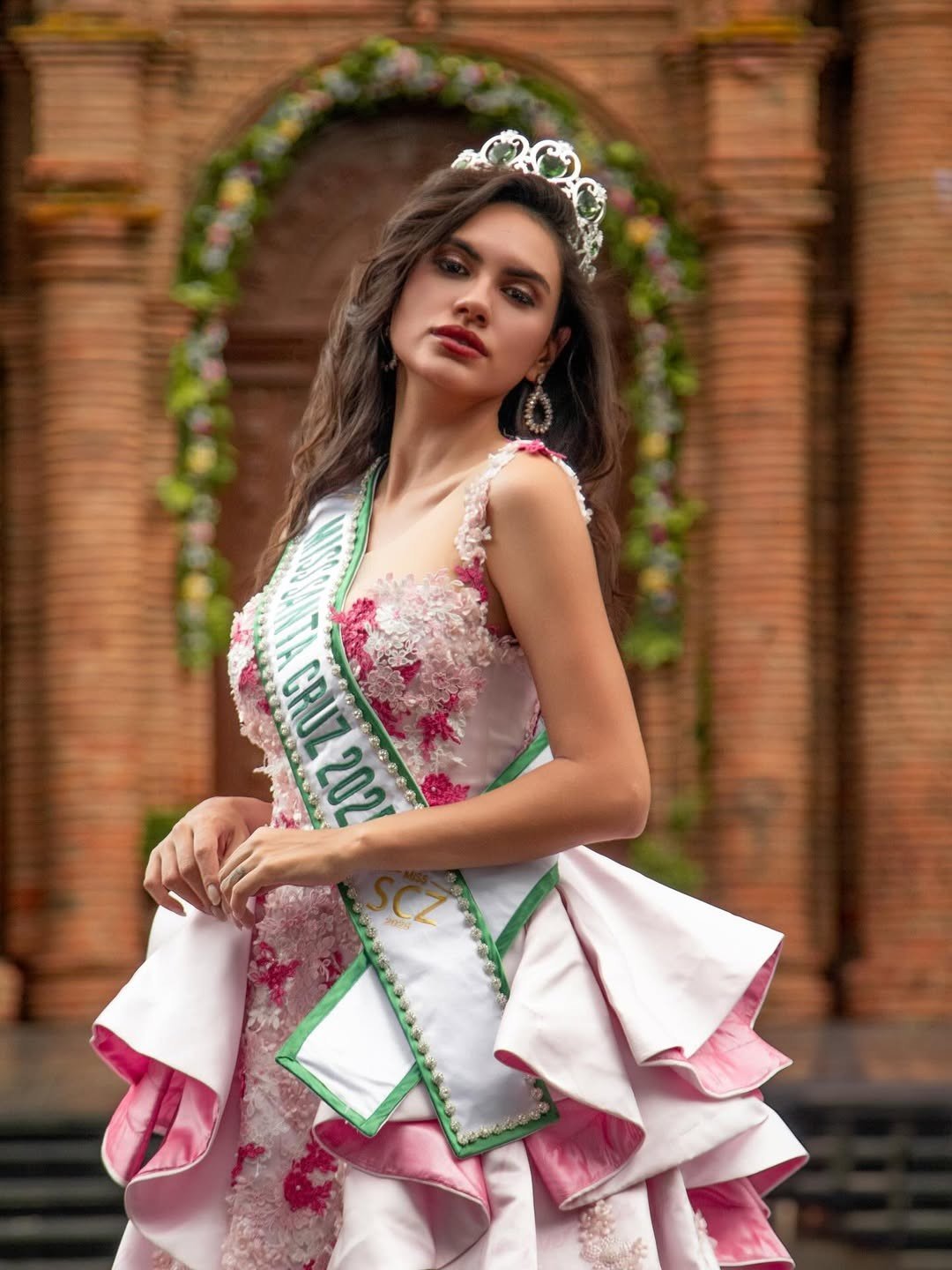 Những năm gần đây, Bolivia có thành tích ấn tượng ở sân chơi Hoa hậu Siêu quốc gia. Năm ngoái, đại diện Bolivia là người đẹp Vanessa Hayes đã lọt vào top 12 chung cuộc.