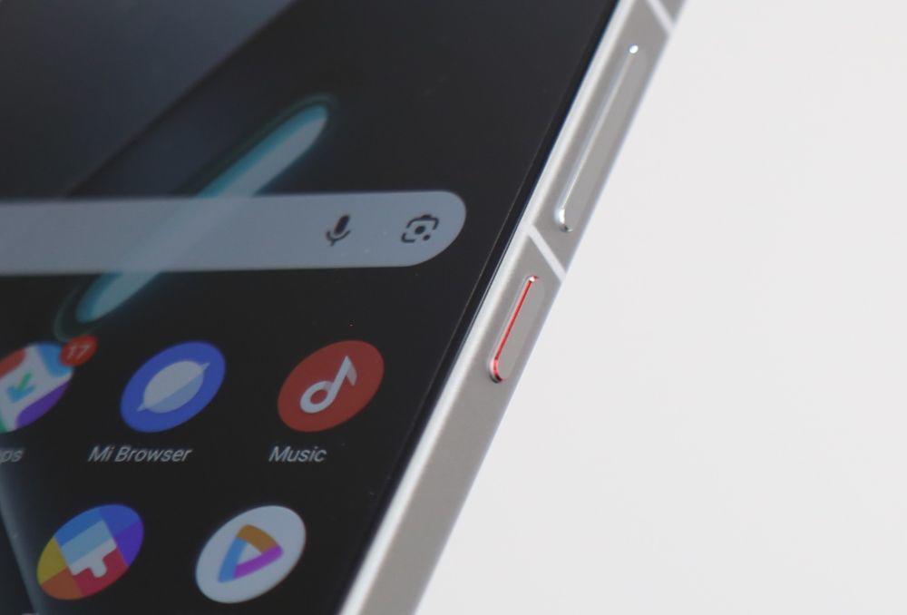 Trải nghiệm smartphone Poco X8 Pro có mặt lưng "sọc dưa" lạ mắt, pin 6.500mAh - 4