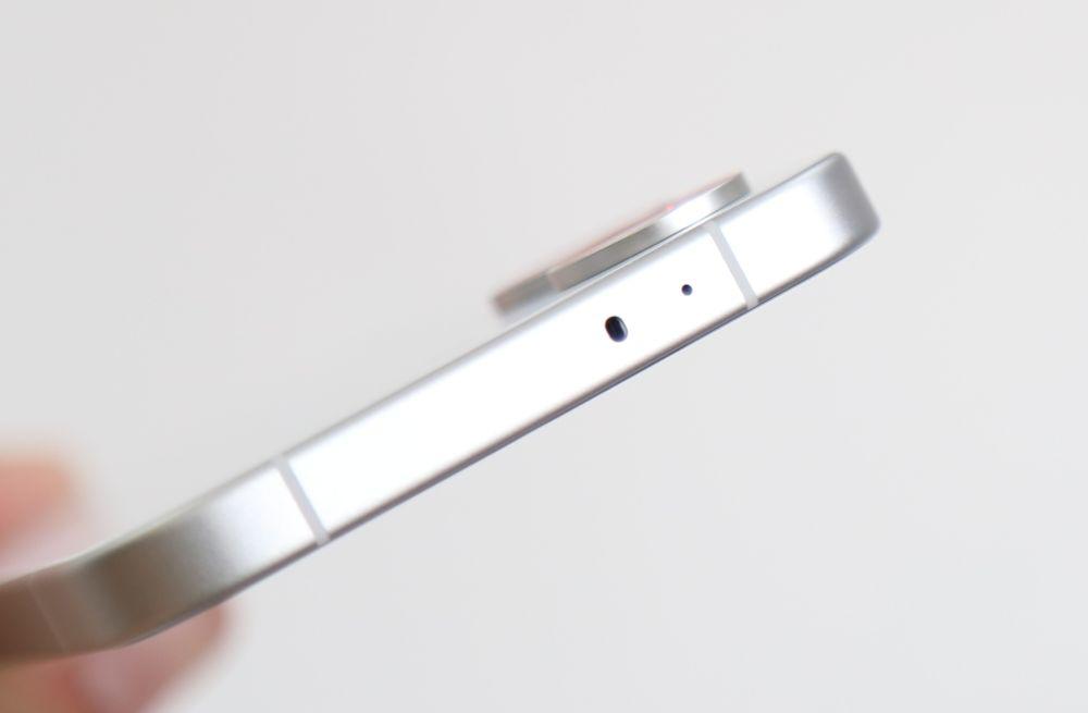 Trải nghiệm smartphone Poco X8 Pro có mặt lưng "sọc dưa" lạ mắt, pin 6.500mAh - 2