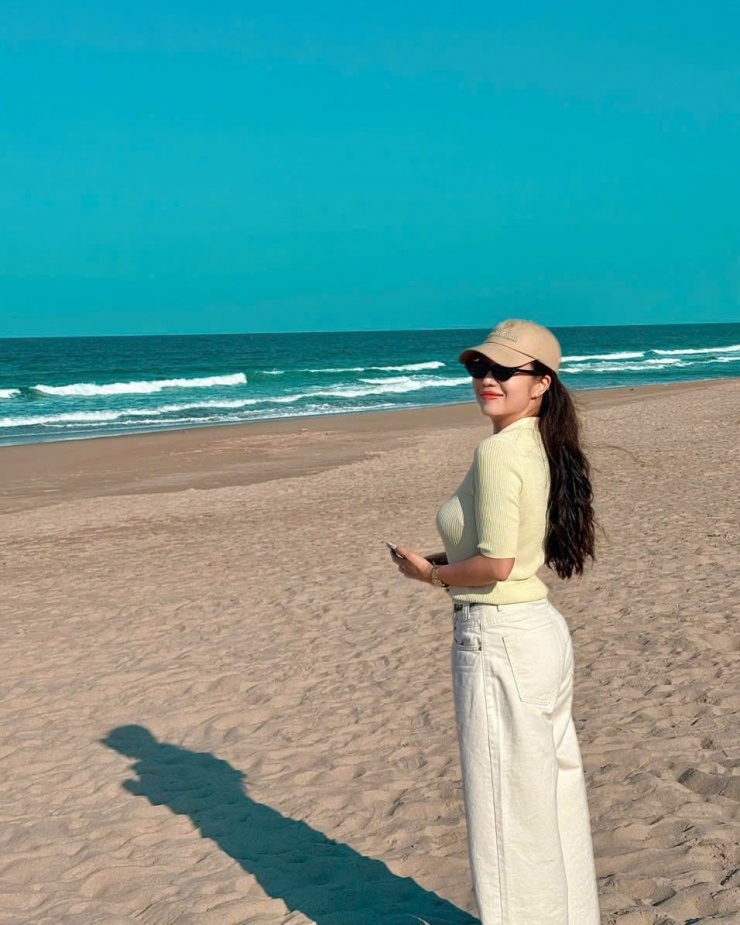 Ảnh sao 21/3: Huyền Baby kỷ niệm 13 năm cưới chồng đại gia - 1