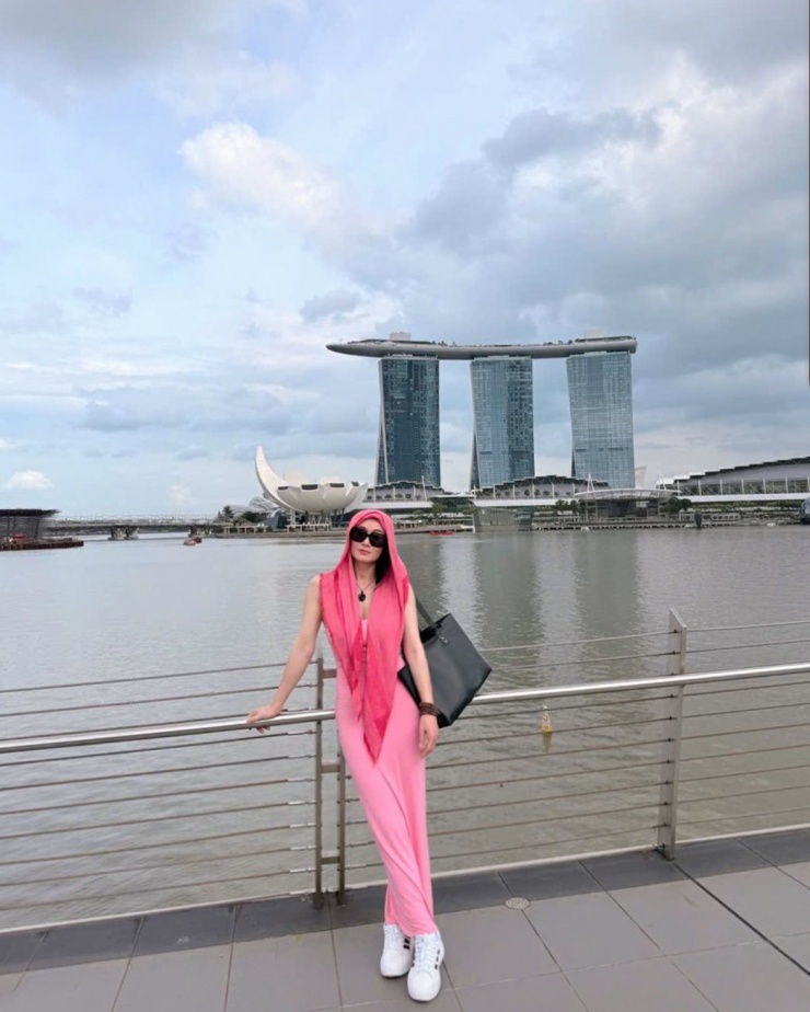 Ảnh sao 21/3: Huyền Baby kỷ niệm 13 năm cưới chồng đại gia - 9