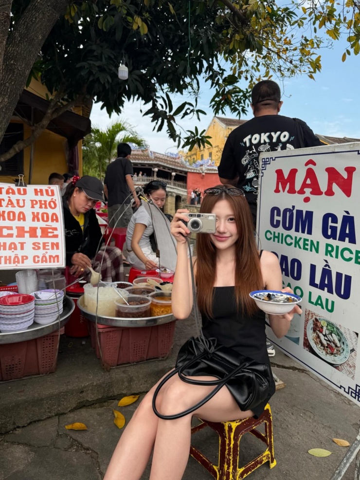 Trang phục khoe dáng 'mình dây' của em gái Trấn Thành - 1