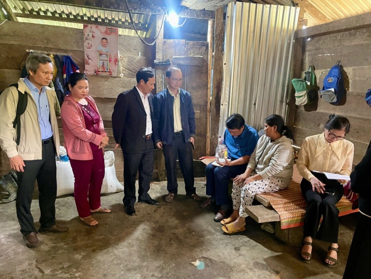 Đà Nẵng đẩy mạnh tuyên truyền vùng nguy cơ, “đi từng ngõ, gõ từng nhà, rà từng hộ” để phổ biến kiến thức về an toàn thực phẩm.