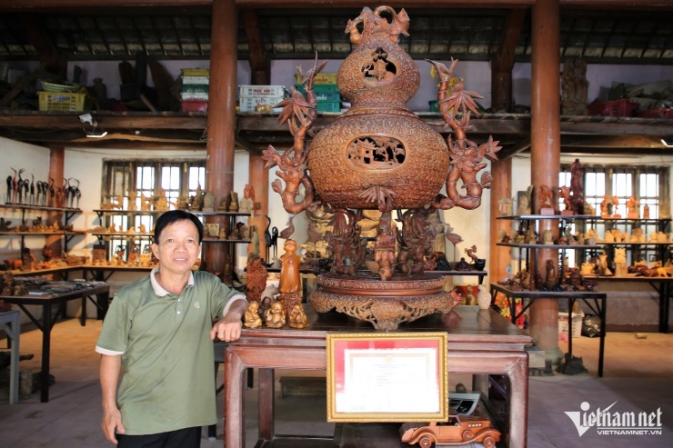 Nghệ nhân Huỳnh Sướng, truyền nhân đời thứ 13 của gia tộc làm mộc ở Hội An.