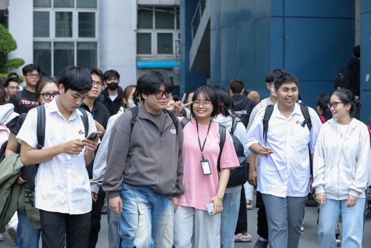 Sinh viên Trường Đại học Công nghiệp TPHCM quay lại trường sau kỳ nghỉ Tết. Ảnh: Website nhà trường