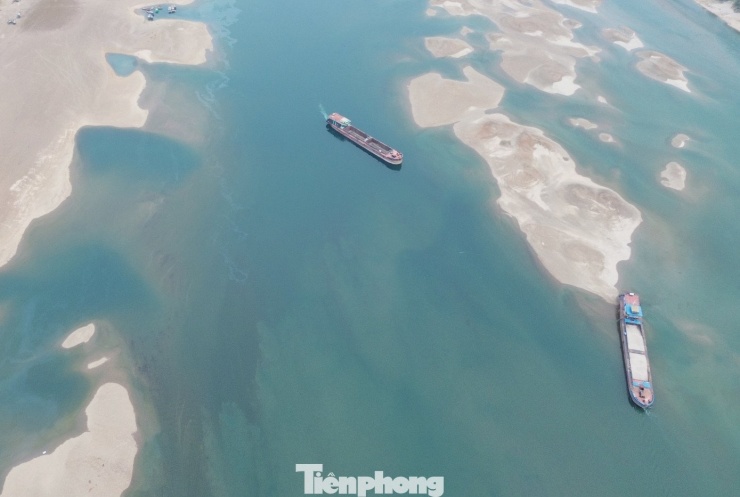 Sông Đà cạn nước, cát trắng lộ ra: Cảnh đẹp hiếm thấy, nỗi lo hiện hữu - 8