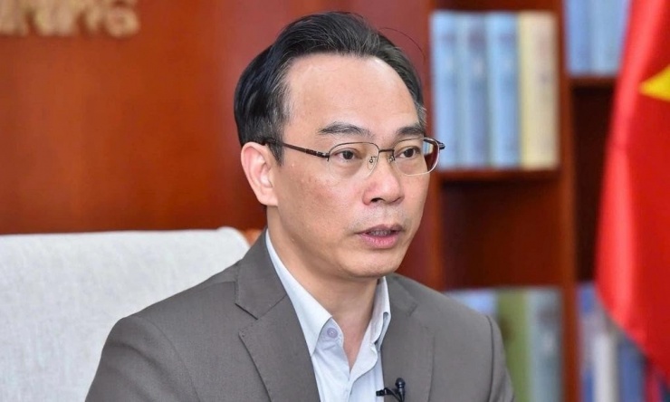 Ông Hoàng Minh Sơn, Quyền Bộ trưởng Bộ Giáo dục và Đào.