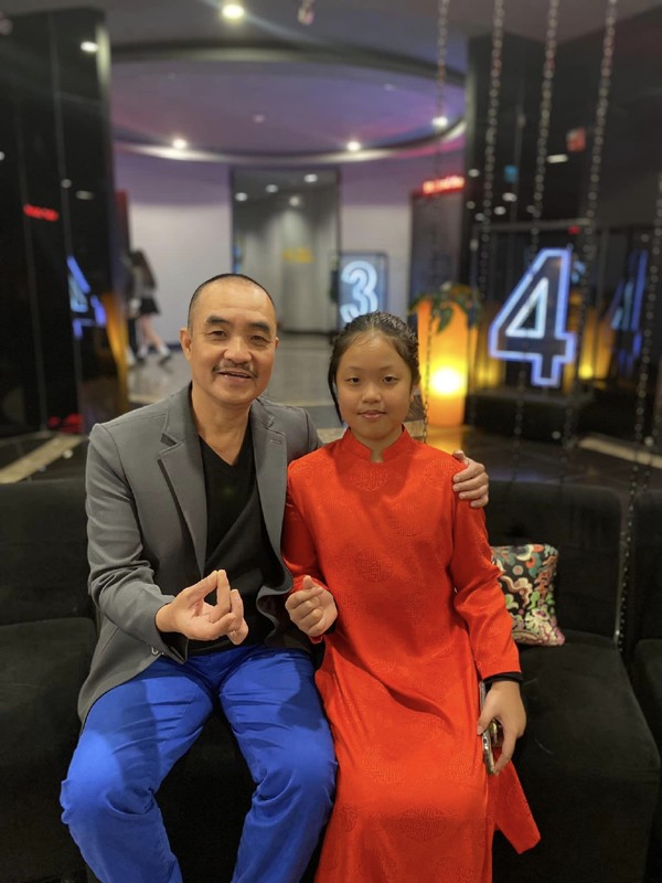 Hình ảnh mới nhất của 2 bố con NSƯT Quốc Quân.