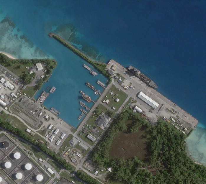 Tên lửa tấn công căn cứ Mỹ - Anh ở Ấn Độ Dương, Iran đe dọa "đòn chí mạng" với UAE - 1