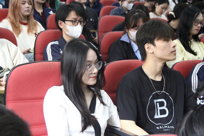 Sinh viên ngành y phải thực hành 12 tháng tại cơ sở y tế nếu muốn trở thành bác sĩ