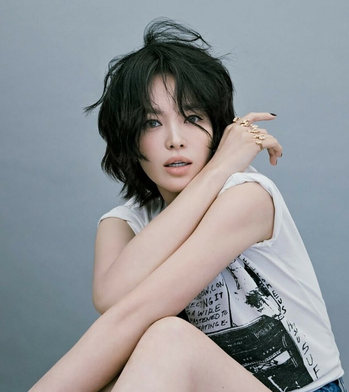 Vợ Han Jae Suk ngưỡng mộ vẻ đẹp 'quên thời gian' của Song Hye Kyo - 4