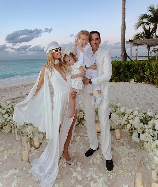 Gia đình Paris Hilton trong kỳ nghỉ ở Turks &amp; Caicos, tháng 2/2026.