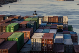 Tàu đổi hướng tránh xung đột, chi phí doanh nghiệp đội lên nhiều tầng