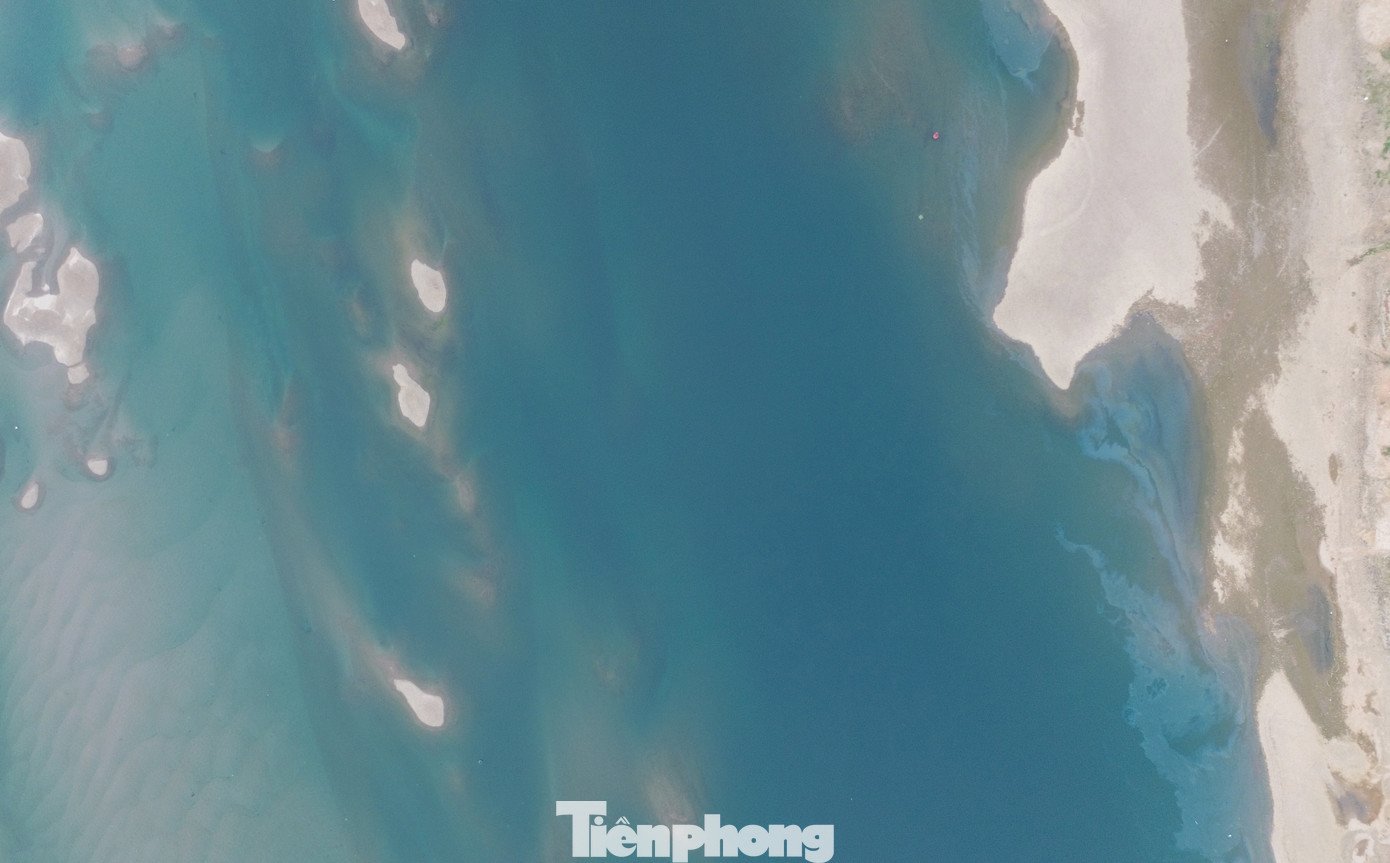 Sông Đà cạn nước, cát trắng lộ ra: Cảnh đẹp hiếm thấy, nỗi lo hiện hữu - 7