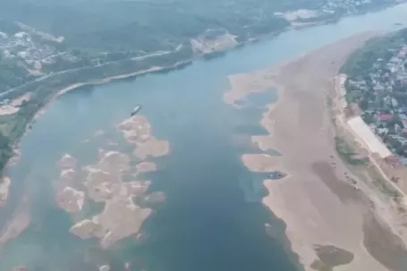 Sông Đà cạn nước, cát trắng lộ ra: Cảnh đẹp hiếm thấy, nỗi lo hiện hữu