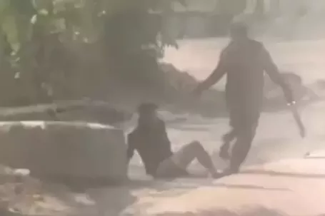 Nhóm người cầm mã tấu hỗn chiến trong mỏ đá