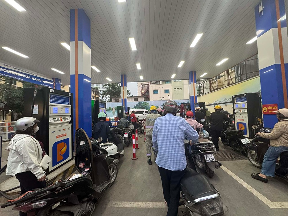 Chọn xe máy bền bỉ, giữ giá tốt giữa thời kỳ xăng tăng “nóng” - 1